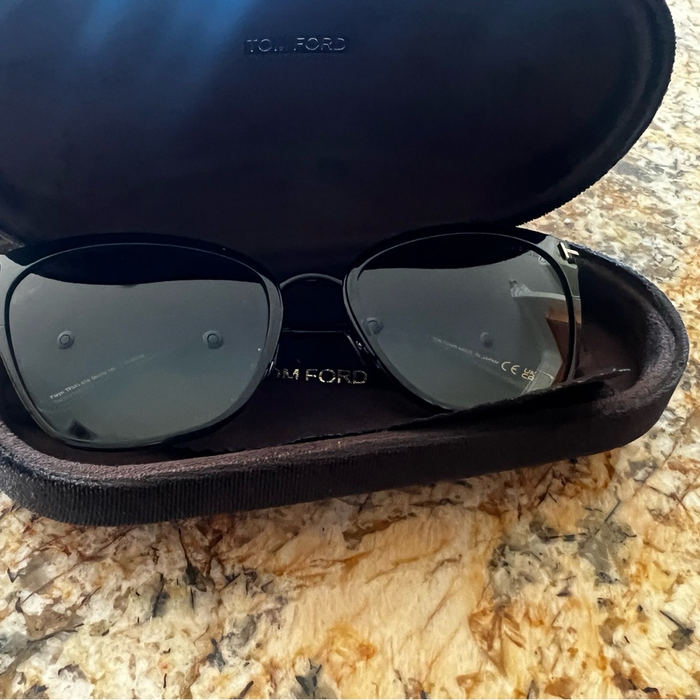 Tom Ford Dark Frame Sunglasses